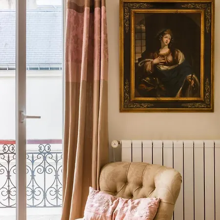 Veeve - Charming Mirabeau *