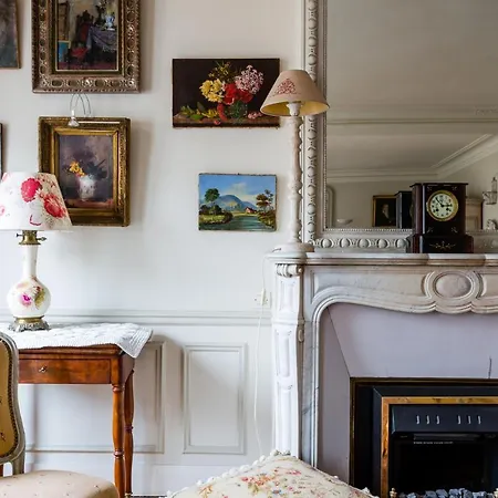 Veeve - Charming Mirabeau Apartment Paris